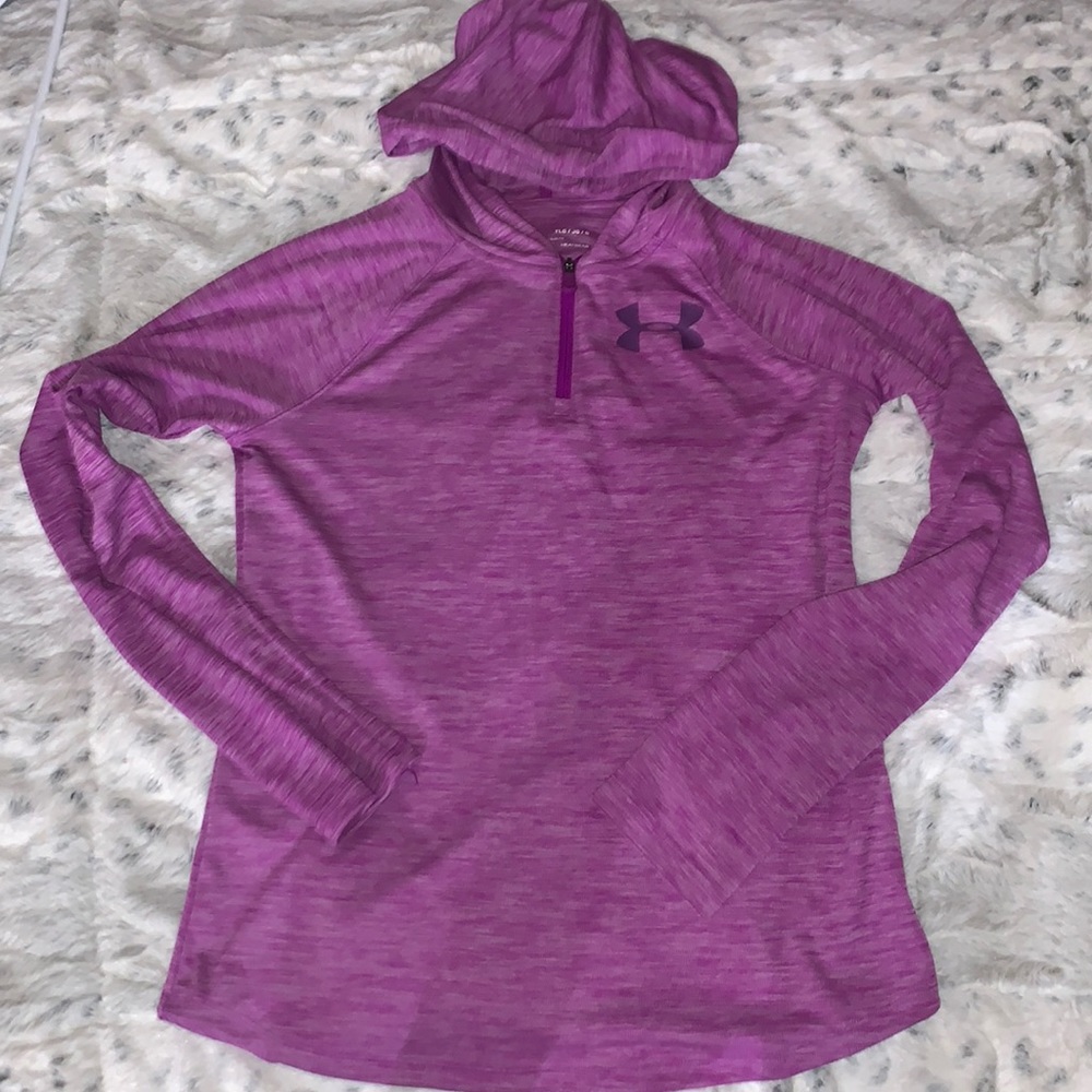 I am selling a light jacket!!!